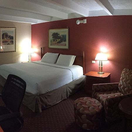 Rodeway Inn & Suites Rockford Luaran gambar