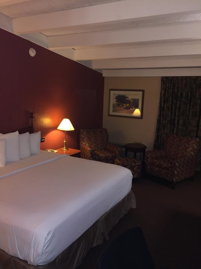 Rodeway Inn & Suites Rockford Luaran gambar