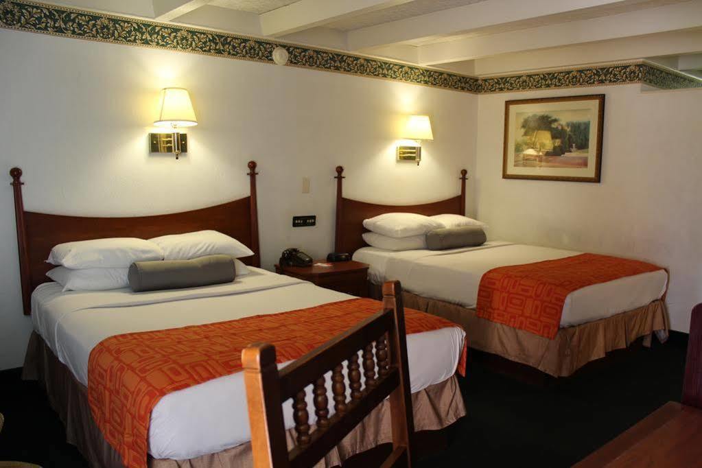 Rodeway Inn & Suites Rockford Luaran gambar