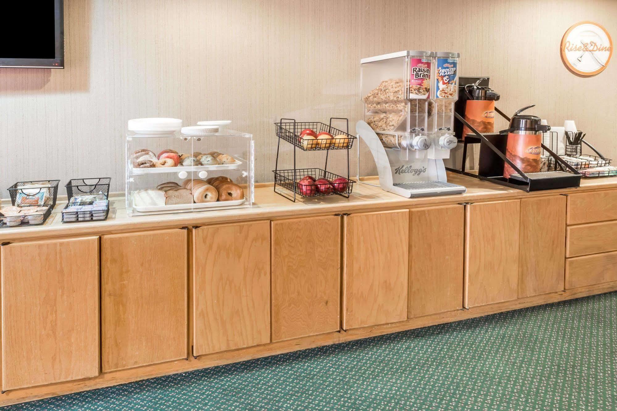 Rodeway Inn & Suites Rockford Luaran gambar