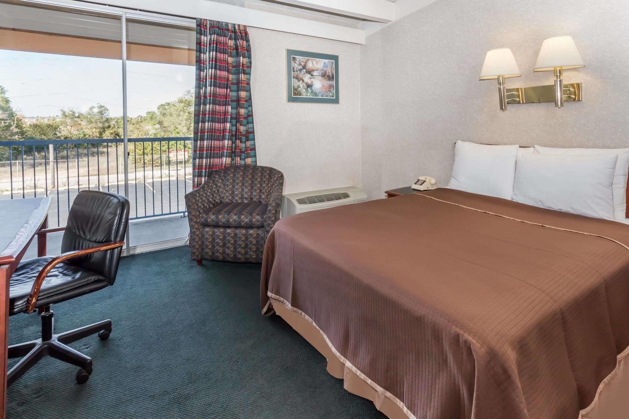 Rodeway Inn & Suites Rockford Luaran gambar