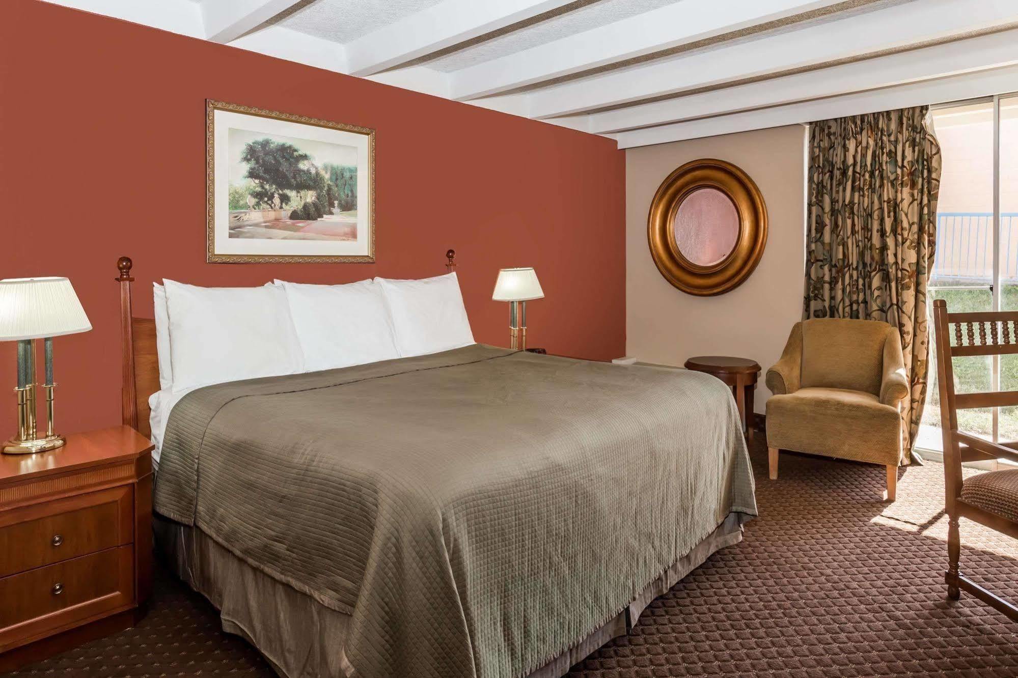 Rodeway Inn & Suites Rockford Luaran gambar