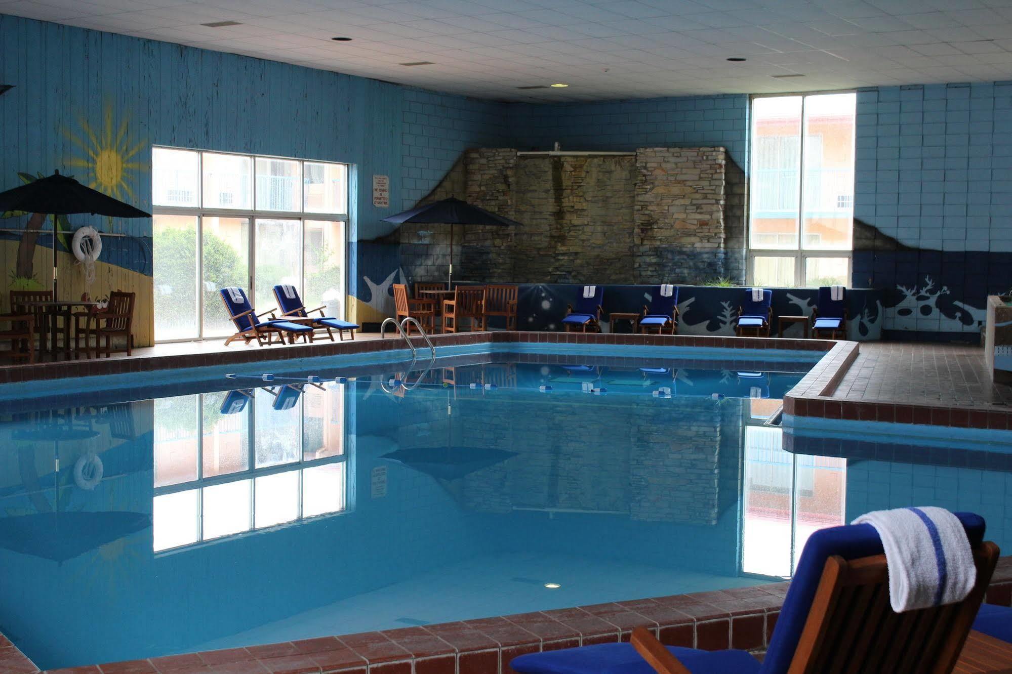 Rodeway Inn & Suites Rockford Luaran gambar